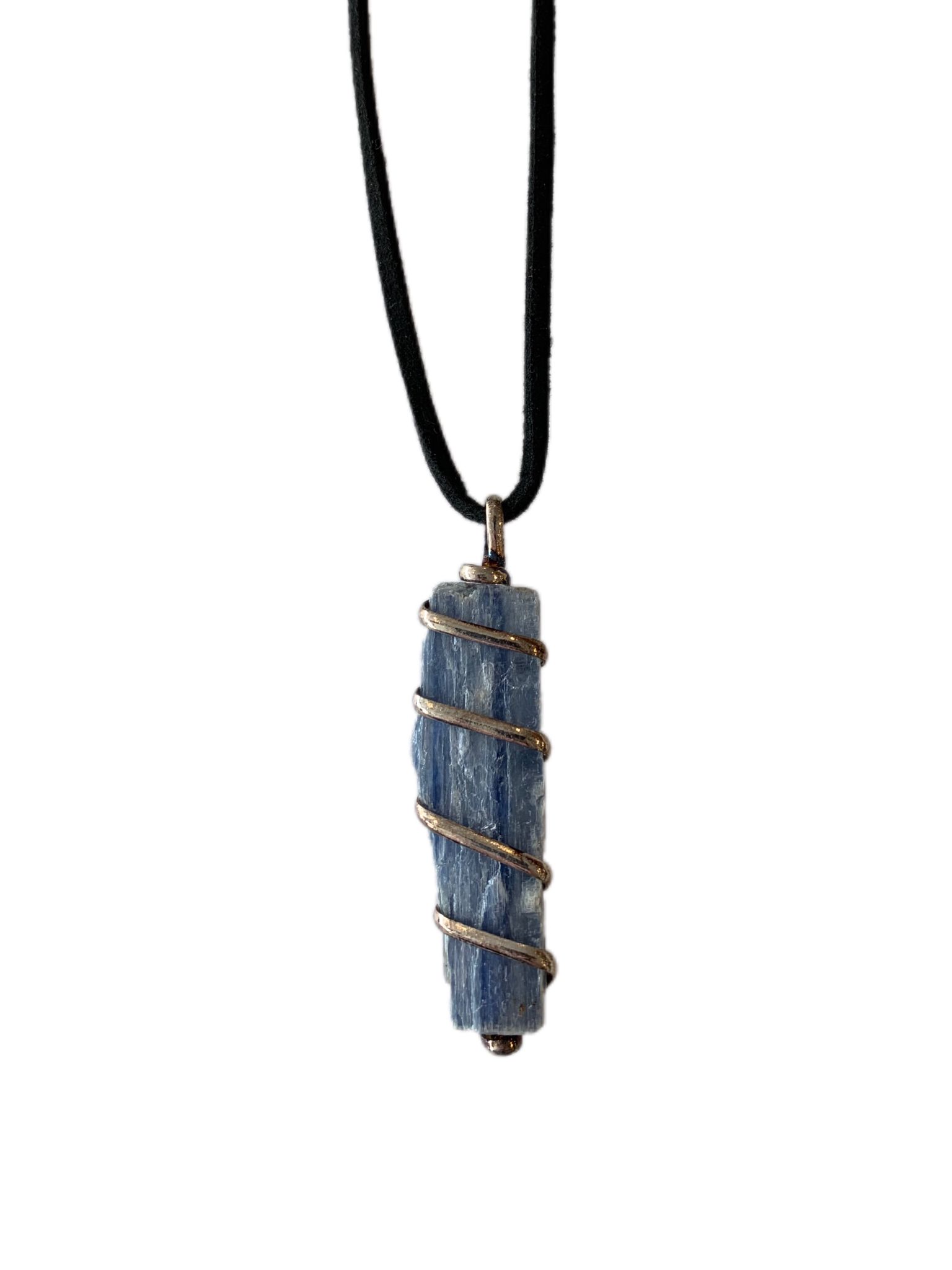 silver-wrapped-blue-kyanite-pendant