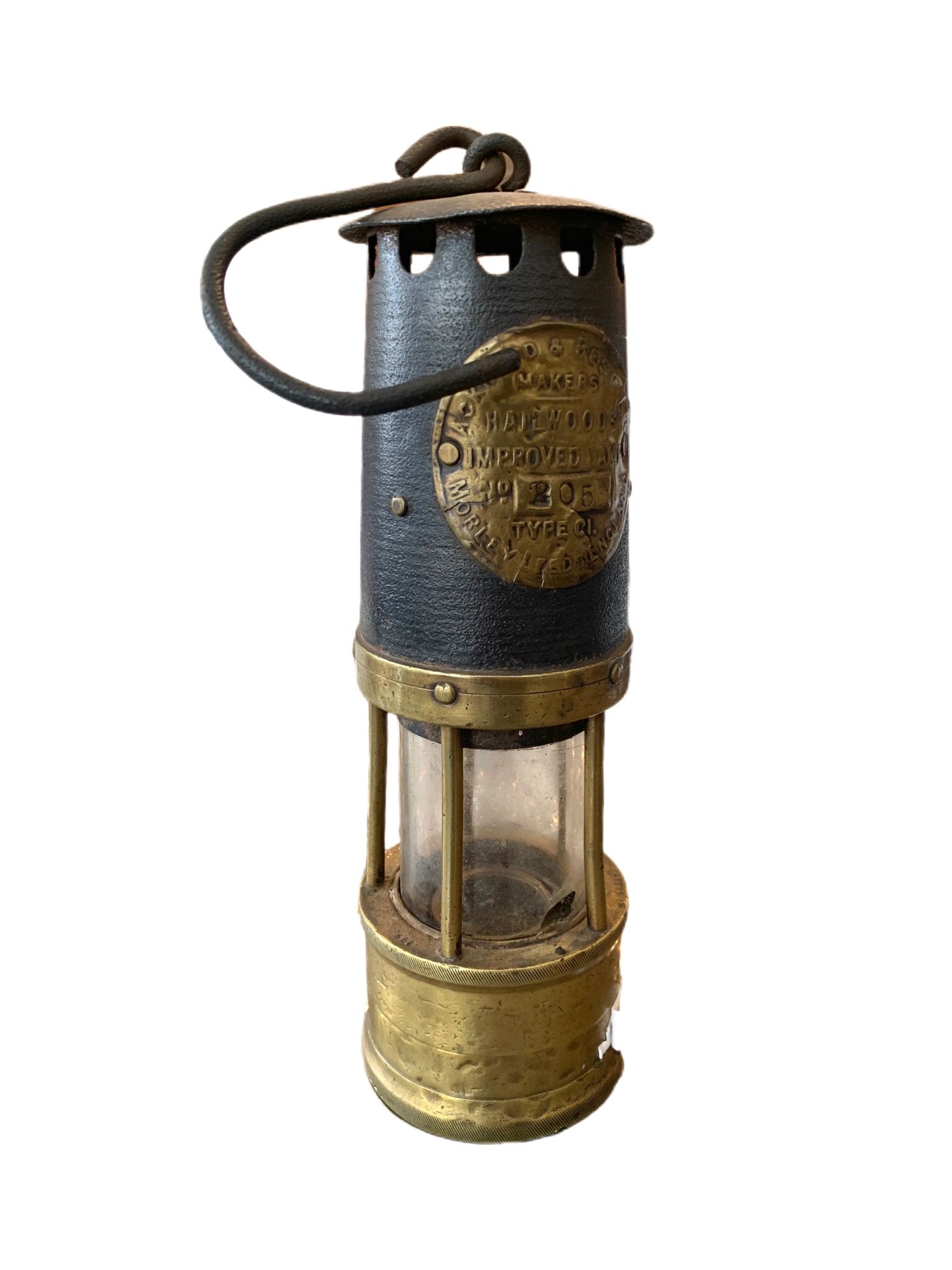 antique-brass-lantern-decor