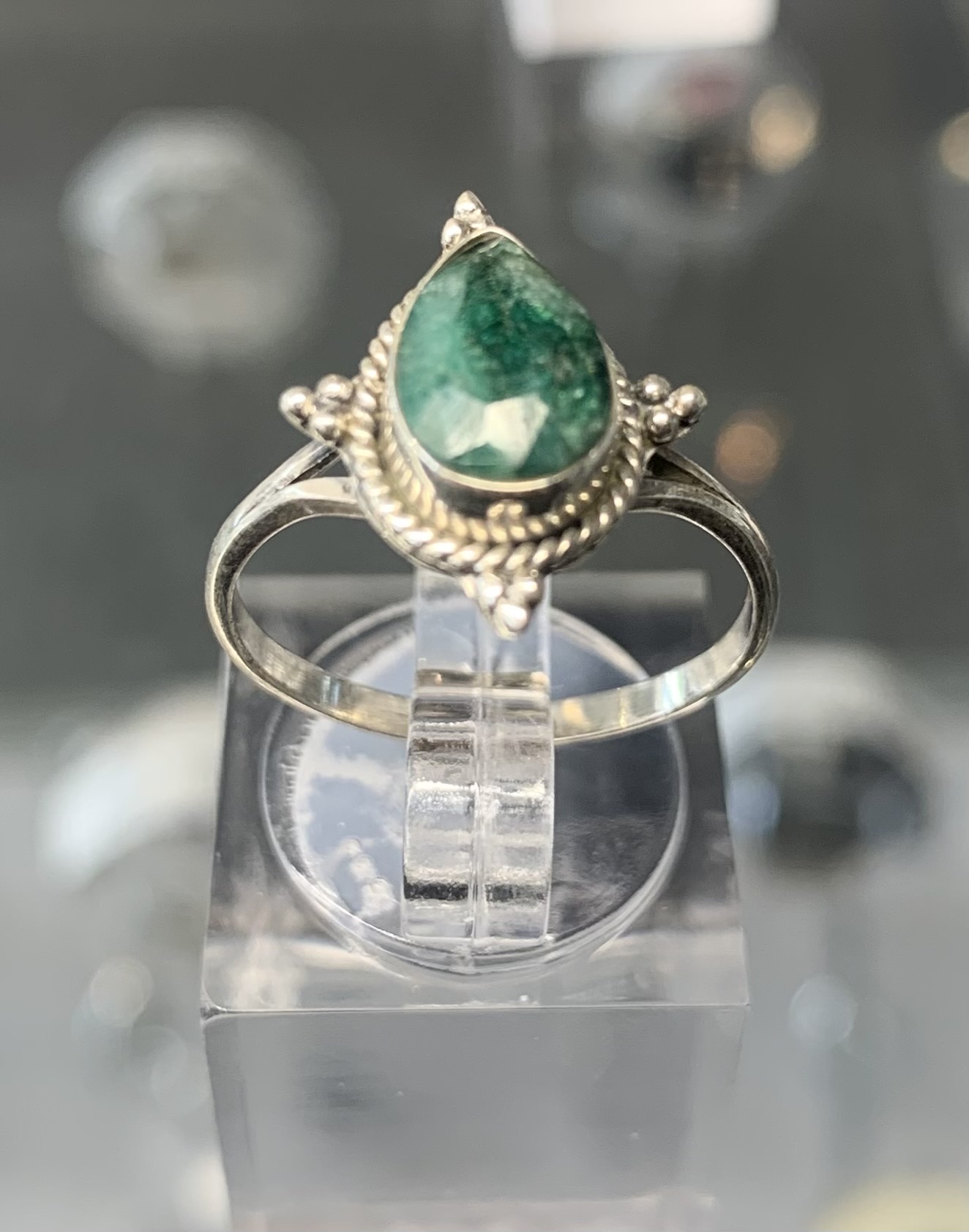 hapithada-dyed-green-emerald-sterling-silver-ring