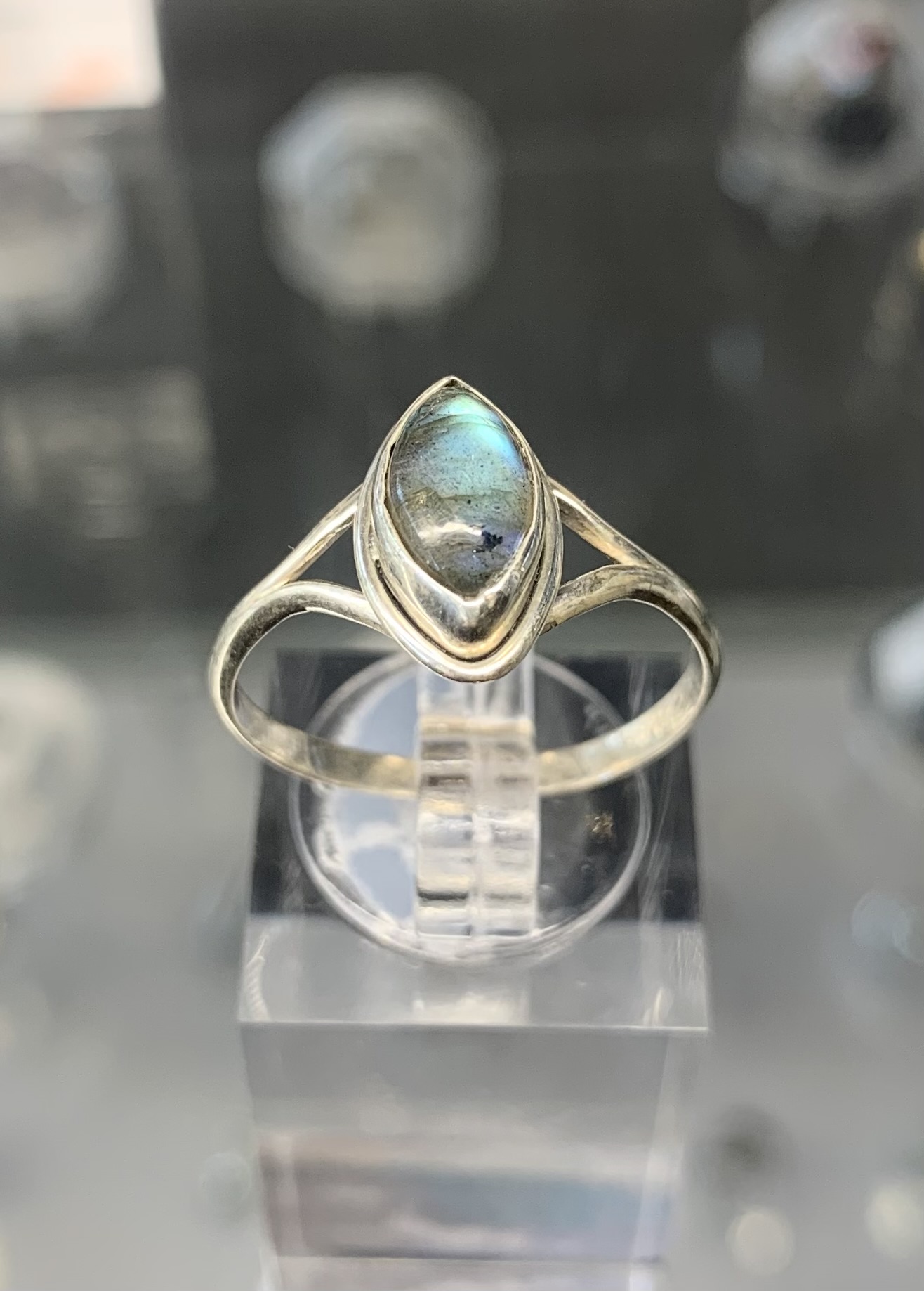 labradorite-sterling-silver-ring-2