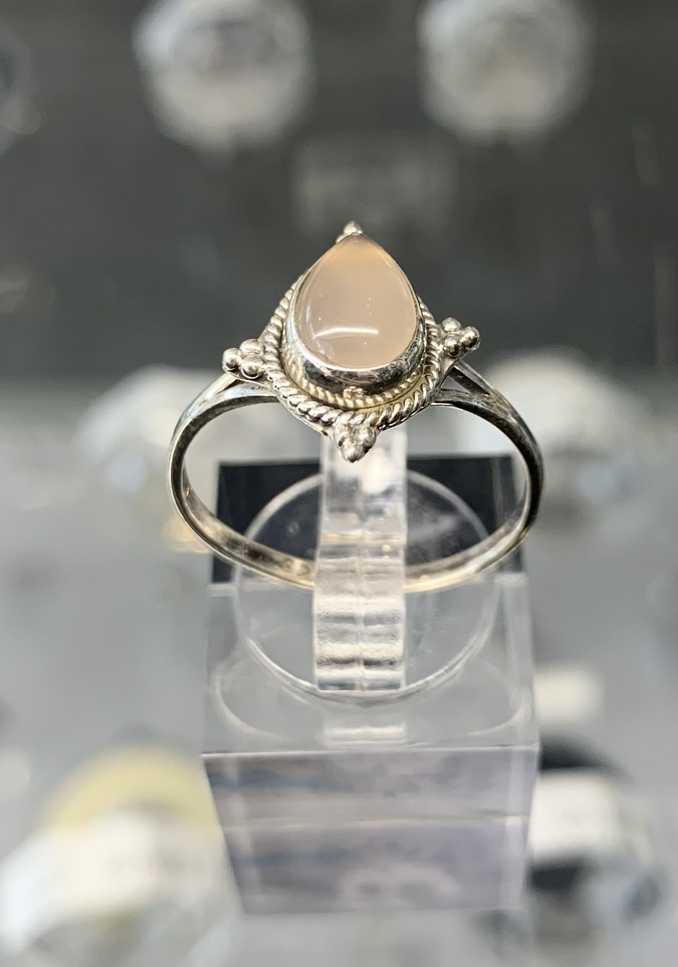 rose-quartz-sterling-silver-ring