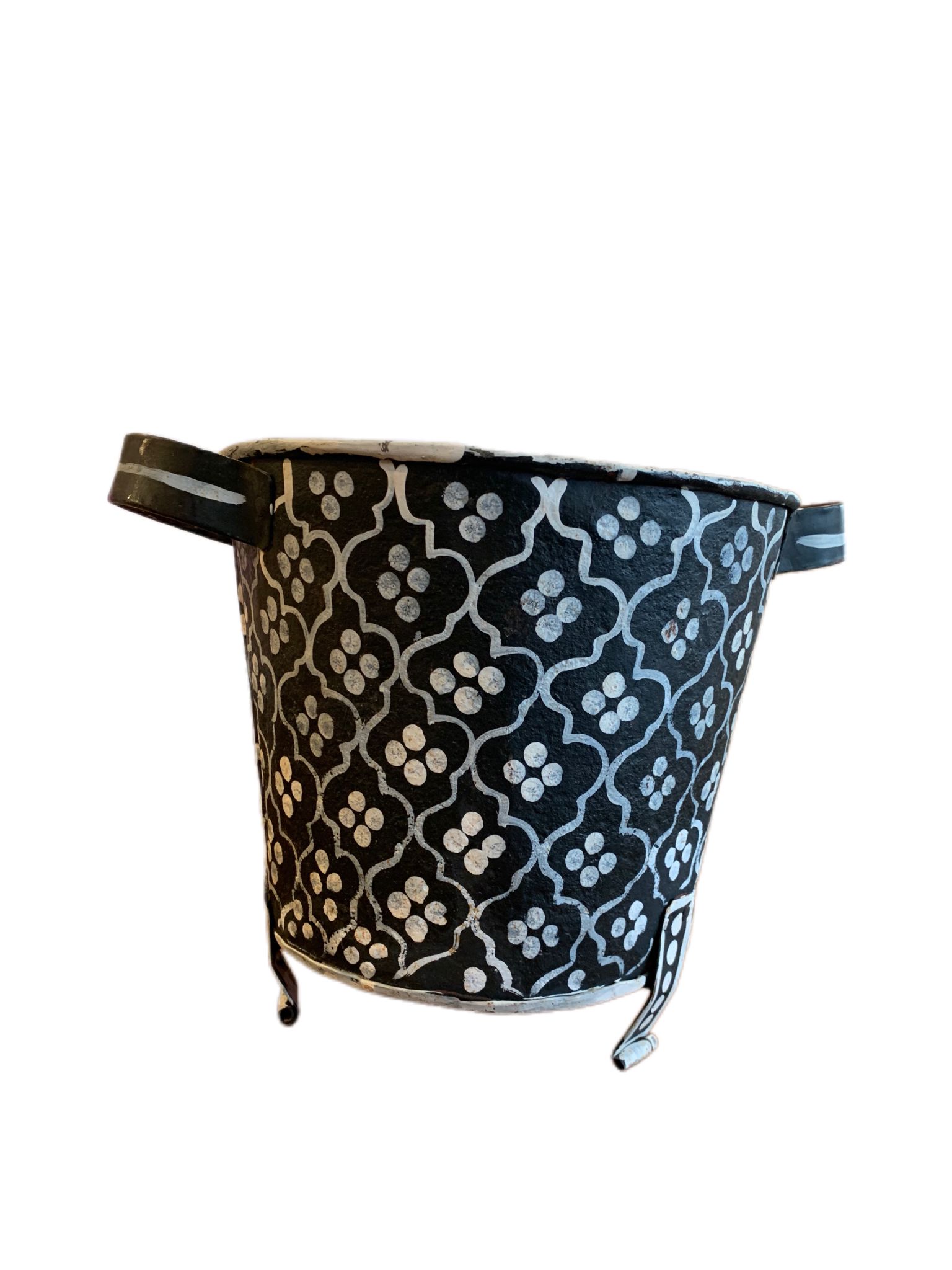 painted-metal-bucket