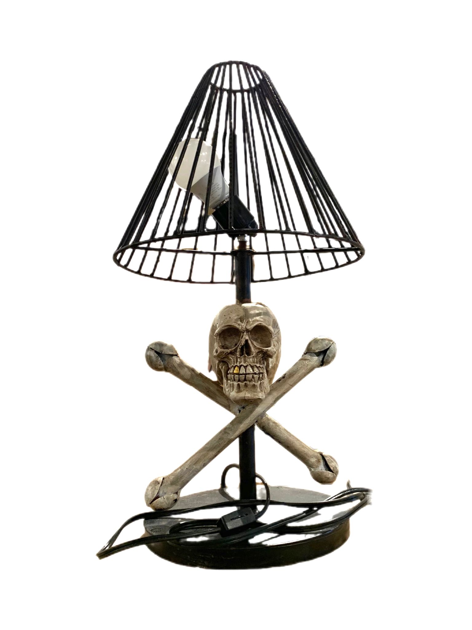 metal-skull-lamp-1