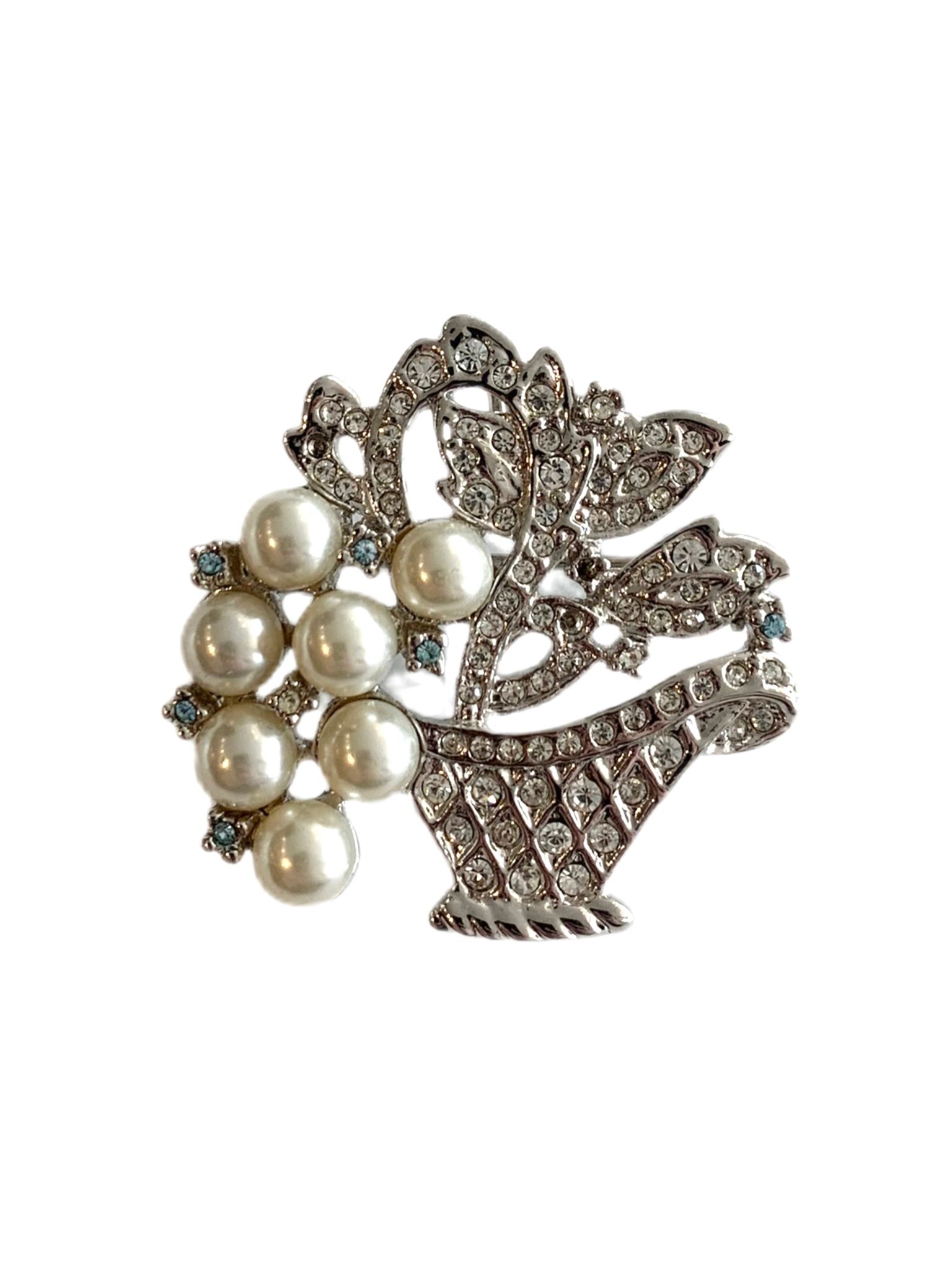 white-pearls-brooch