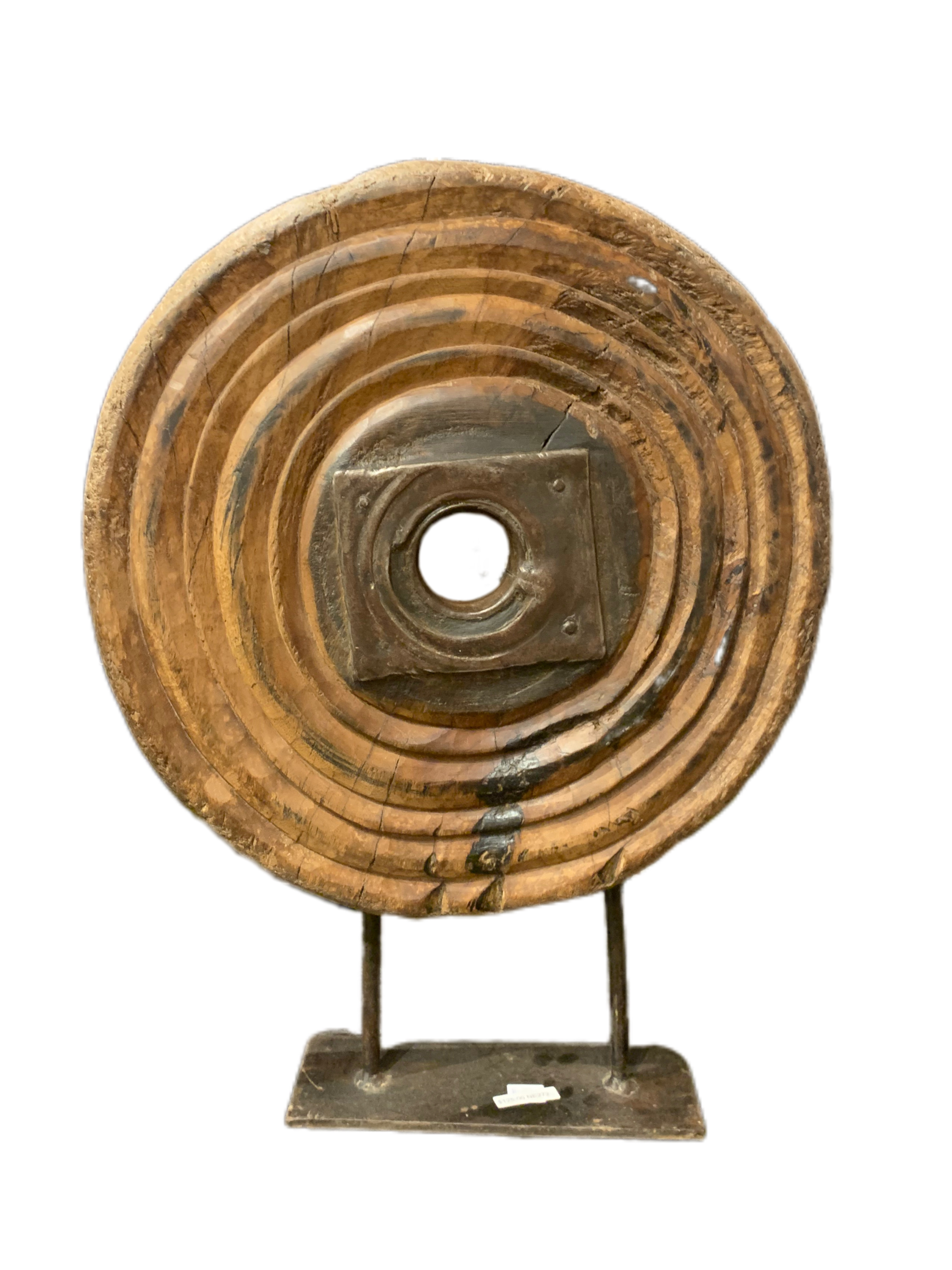 wooden-decorative-cart-wheel